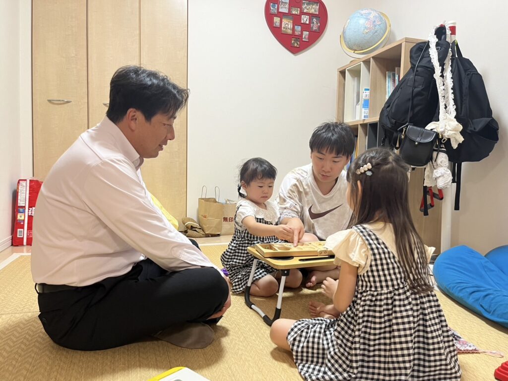 【孫あり東京より来たる、また疲れ知らずや】